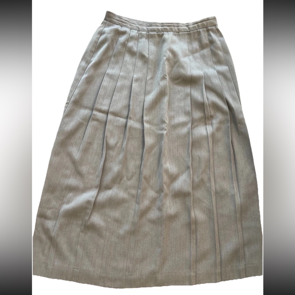 Orvis ladies rayon poly beige pleated maxi skirt size 14 vintage made in USA